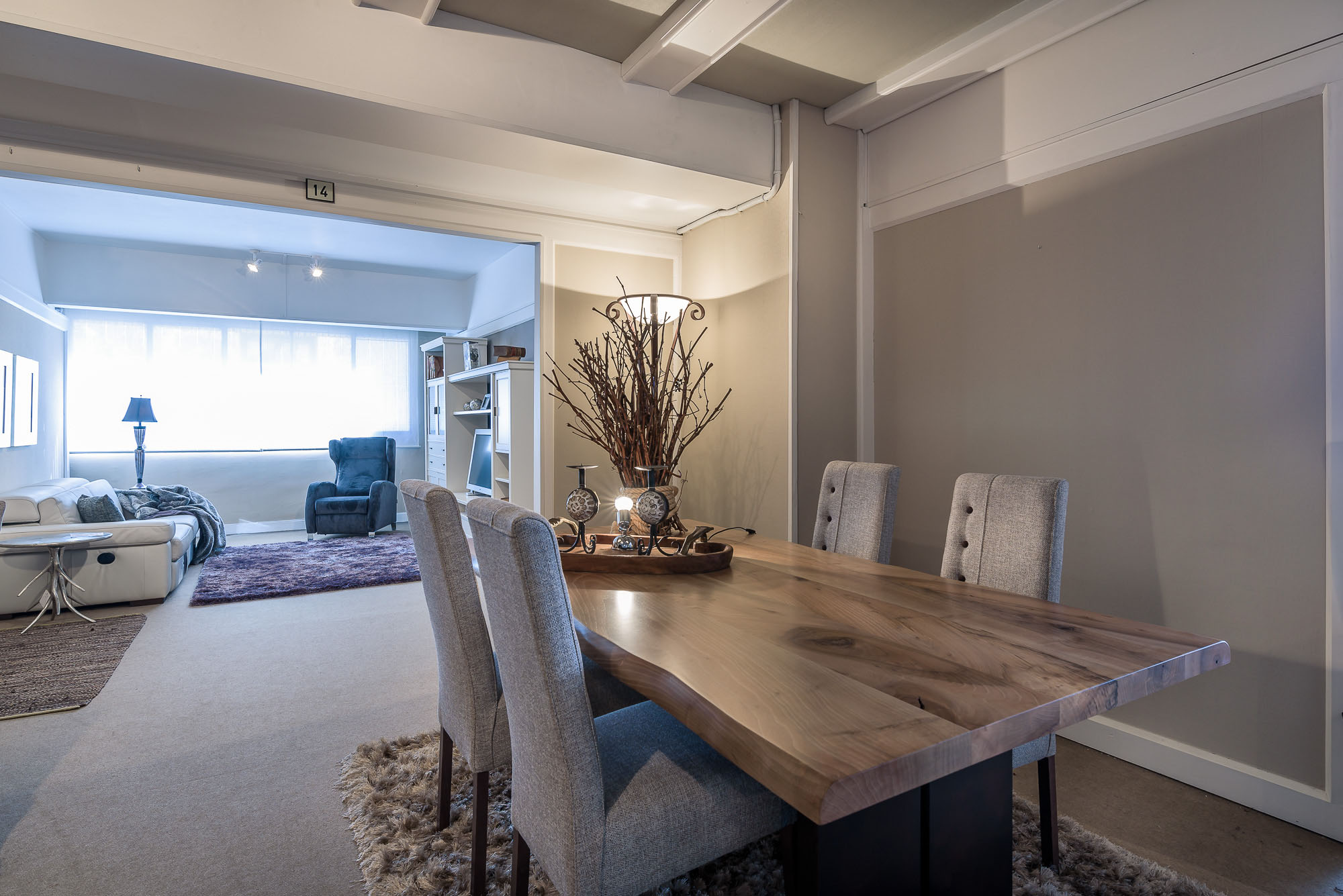 Mesa rectangular maciza para comedor - Arin y Embil