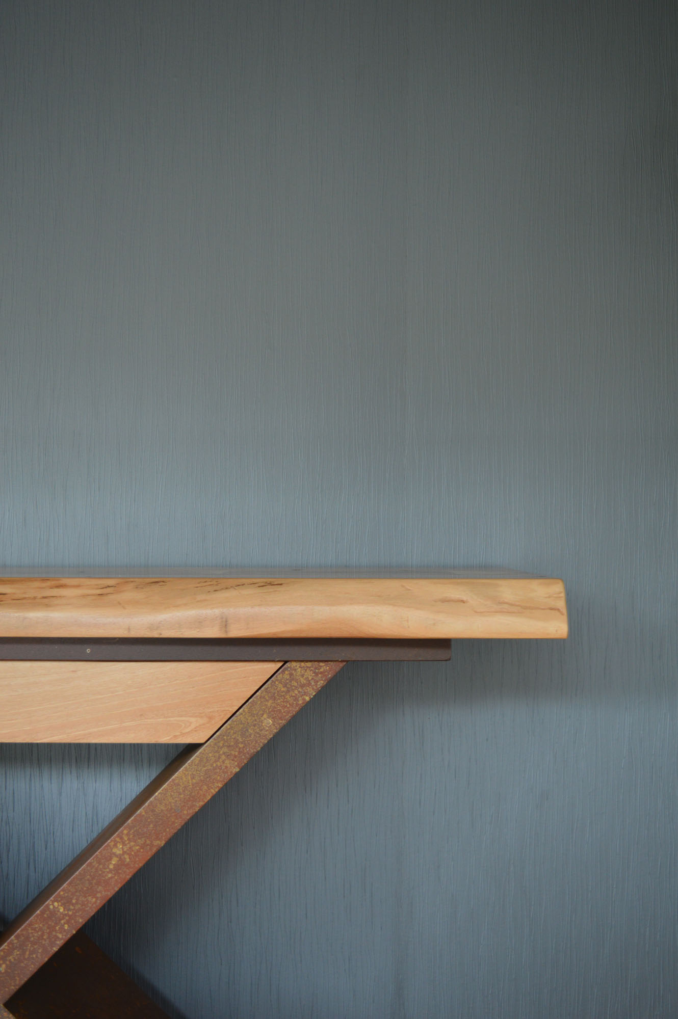 Consola de nogal macizo - Arin y Embil