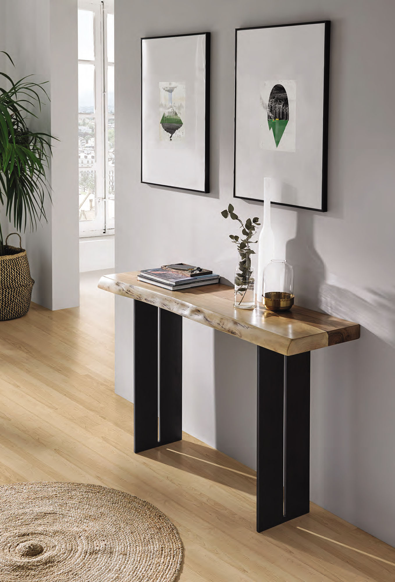 Cómoda de nogal para recibidor - Arin y Embil