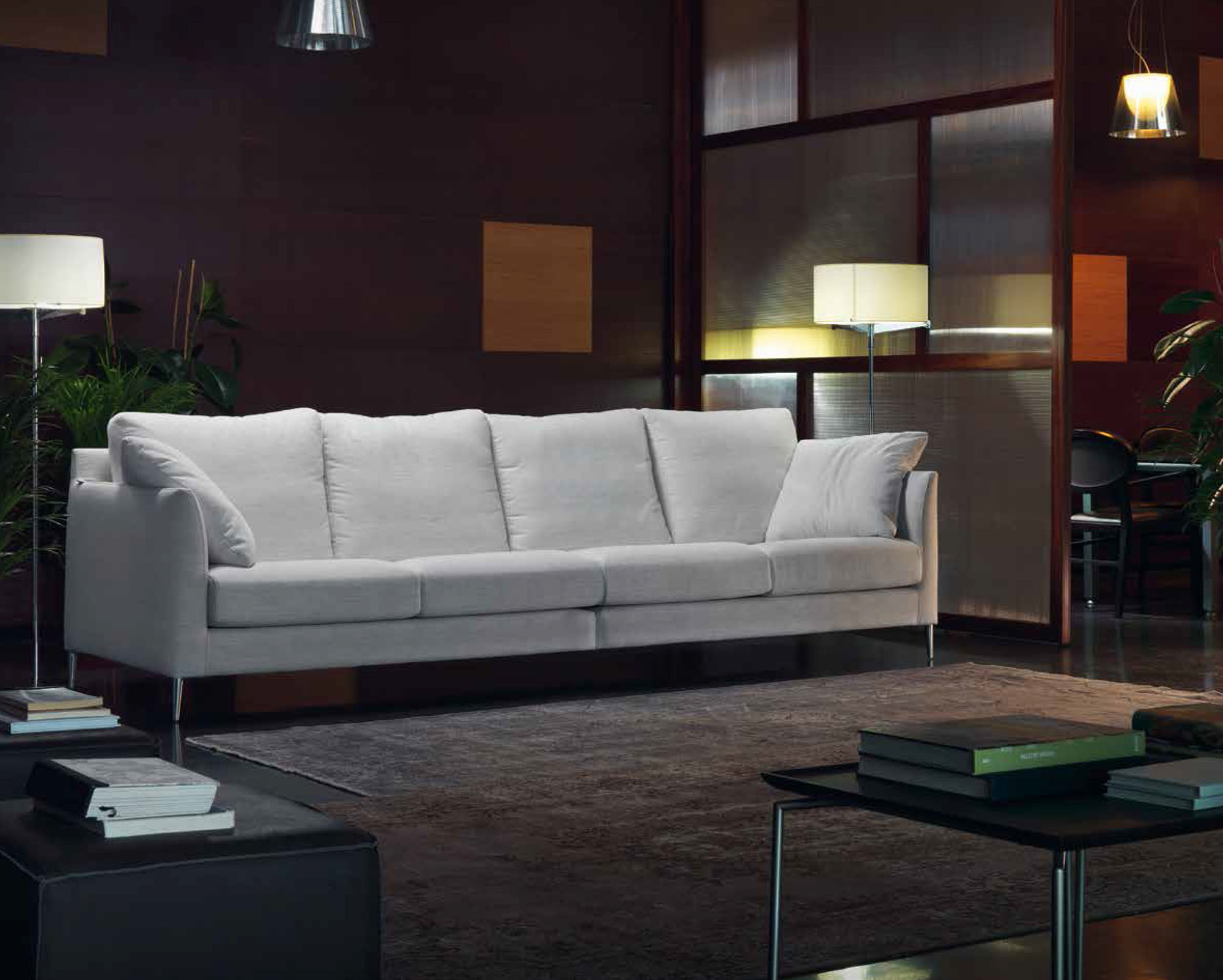 Sofá vertical 4 plazas con patas - Arin y Embil